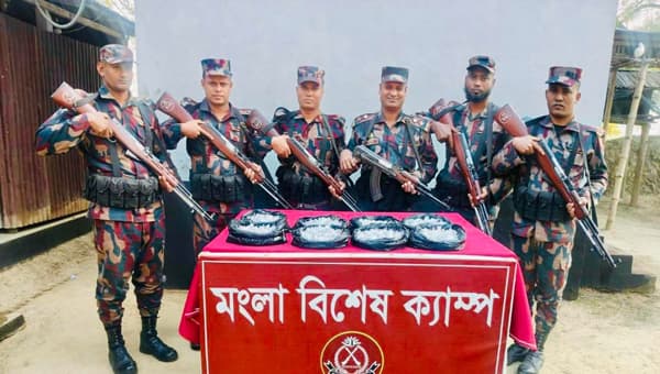 হিলি সীমান্তে বিজিবির বিশেষ অভিযানে কুপিজেসিক ইনজেকশন জব্দ