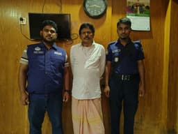 নোয়াখালীর হাতিয়ায় ককটেলসহ আওয়ামী লীগ নেতাকে গ্রেপ্তার