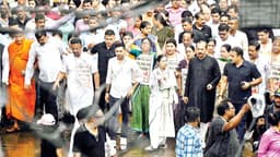 বাঙালি হেনস্তার প্রতিবাদে কলকাতায় তৃণমূলের পদযাত্রা, মমতার কড়া বার্তা বিজেপিকে