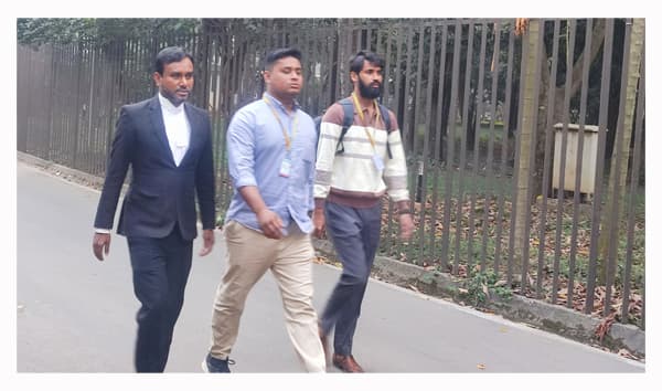 আন্তর্জাতিক অপরাধ ট্রাইব্যুনালে সাক্ষ্য দিতে হাজির হাসনাত আবদুল্লাহ