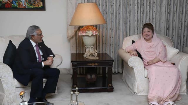 পাকিস্তানের উপ-প্রধানমন্ত্রী ইসহাক দার খালেদা জিয়ার বাসায়