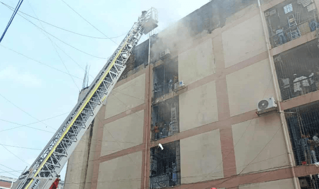গুলিস্তানে সুন্দরবন স্কয়ার মার্কেটে আগুন, কাজ করছে ১১ ইউনিট