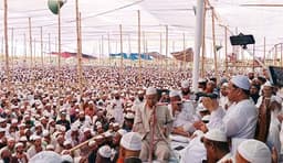 আখেরি মোনাজাতে শেষ চরমোনাই বার্ষিক, বিশ্ব মুসলিম উম্মাহর শান্তি কামনা