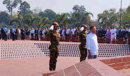 স্মৃতিসৌধে শ্রদ্ধা জানিয়ে প্রধানমন্ত্রীর দাপ্তরিক কার্যক্রম শুরু