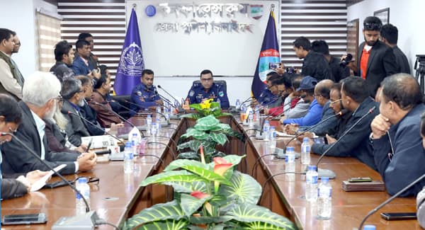 ঝিনাইদহে সাংবাদিকদের সাথে নবাগত পুলিশ সুপারের মতবিনিময়