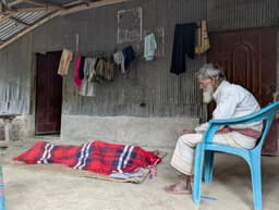 স্ত্রীকে ওষুধ আনতে পাঠিয়ে স্বামীর আত্মহত্যা