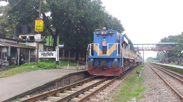রাজস্ব আয় বাড়লেও বাড়েনি পাঁচবিবি রেলস্টেশনের যাত্রীসেবার মান 