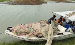 মেহেন্দিগঞ্জের মেঘনায় অভিযান, ১৬ লাখ টাকার জাল জব্দ