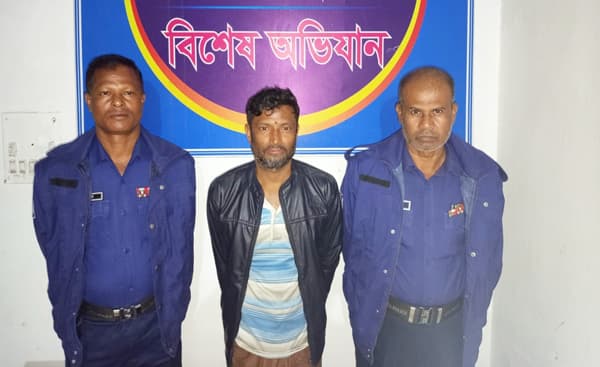 উলিপুরে গোপন বৈঠকে নাশকতার পরিকল্পনা, আ.লীগ নেতা গ্রেপ্তার