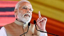 স্বাধীনতা দিবসে পাকিস্তানকে তীব্র সতর্কবার্তা দিলেন মোদি