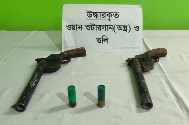 গোয়ালন্দে অস্ত্র ও ককটেলসদৃশ বস্তু উদ্ধার, এক ব্যক্তি গ্রেপ্তার