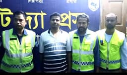 হাকিমপুরে এসপির গাড়ি আটকে শ্রমিকদের মব সৃষ্টির চেষ্টা, গ্রেফতার