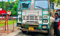 হিলি স্থলবন্দরে দুই ঘন্টা আমদানি রফতানি কার্যক্রম বন্ধ 