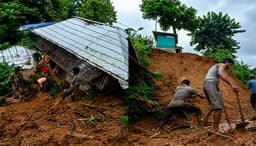 রোহিঙ্গা ক্যাম্পে ভয়াবহ পাহাড়ধসে প্রাণ গেল আটজনের