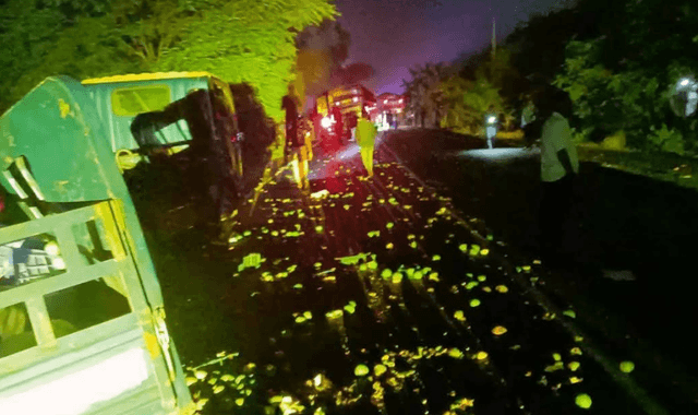 ঘোড়াঘাটে বাস-ট্রাক সংঘর্ষে প্রাণহানি