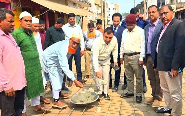 ধামইরহাট পৌরসভার গুরুত্বপুর্ণ রাস্তার আরসিসি কাজের উদ্বোধন
