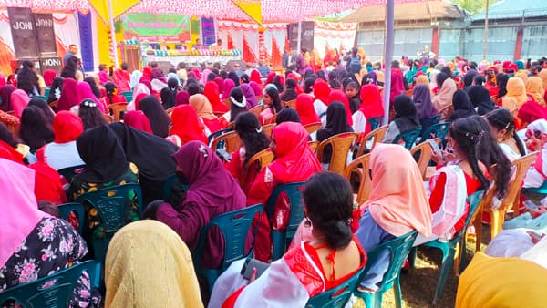 ভূরুঙ্গামারী মহিলা কলেজে নবীন বরণ অনুষ্ঠিত