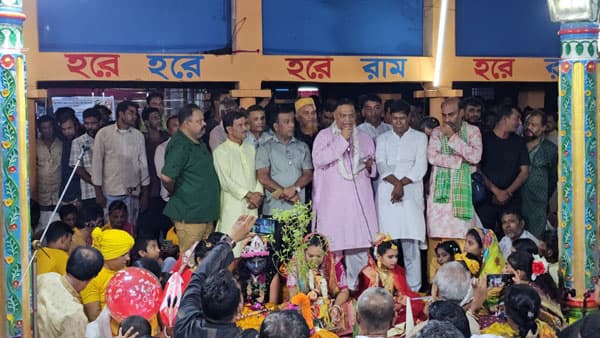 গোয়ালন্দে রথযাত্রায় সম্প্রীতির বার্তা দিলেন বিএনপি নেতা এ্যাড. আসলাম 