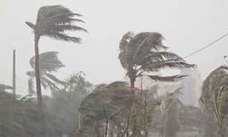 ১১ জেলায় ঝোড়ো হাওয়াসহ বজ্রবৃষ্টির আশঙ্কা, নদীবন্দরে সতর্কসংকেত