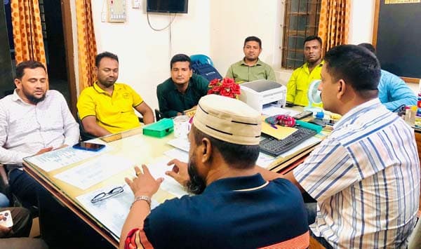 হিলি প্রেসক্লাবের সদস্যদের সাথে নবাগত ওসির মতবিনিময় 