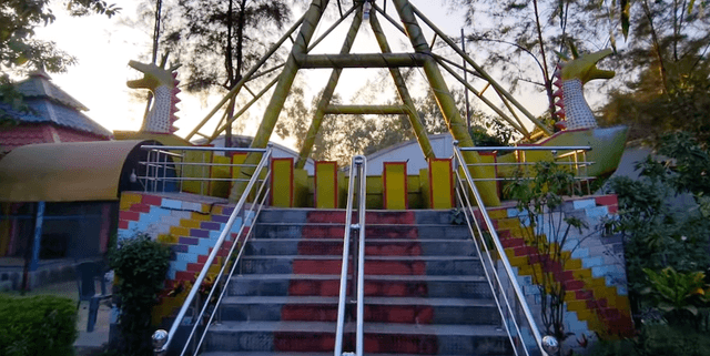 দিনাজপুরে বিনোদন পার্কে তৌহিদী জনতার হামলা ও লুটপাট