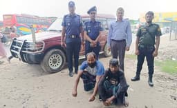 ঈদের ভিড়ে ছিনতাই, দৌলতদিয়া নৌ পুলিশের জালে দুইজন