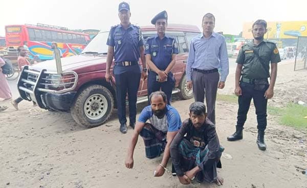 ঈদের ভিড়ে ছিনতাই, দৌলতদিয়া নৌ পুলিশের জালে দুইজন