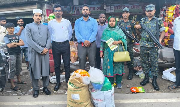 ঝালকাঠিতে অবৈধ পলিথিন বিক্রি, চার ব্যবসায়ীকে ৯ হাজার টাকা জরিমানা