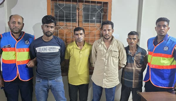 দৌলতদিয়া–পাটুরিয়া নৌরুটে জুয়া চক্রের চার সদস্য গ্রেপ্তার