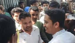 আওয়ামী নেতার সাথে এনসিপি নেতা! আলোচনার ঝড়