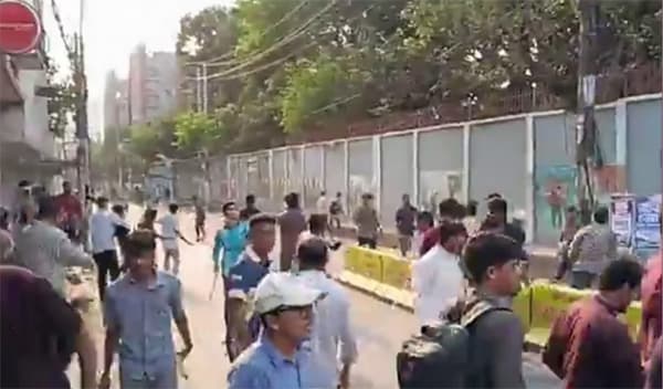 গ্রাফিতি বিতর্কে চট্টগ্রাম সিটি কলেজে ছাত্রদল-শিবির সংঘর্ষ