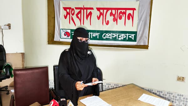 জমি বিক্রির পর পুনরায় দখলের চেষ্টা বিক্রেতা আমিনুলের, প্রশাসনের হস্তক্ষেপ চান সোনিয়া