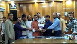 হিজলায় ইউএনও’র সাথে যুব জাগরণ সংঘের সদস্যদের সৌজন্য সাক্ষাত 