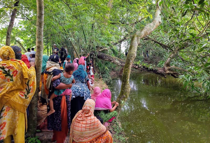 কুমিল্লায় পাগলা কুকুরের তারাতে মিলল অজ্ঞাত কিশোরীর অর্ধগলিত মরদেহ