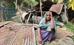 দু’মুঠো ভাতের সংগ্রামে আজিমন নেছা, পাশে দাঁড়াল উপজেলা প্রশাসন