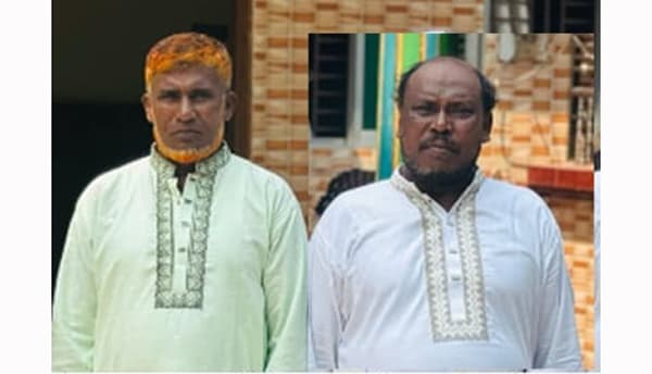 নোয়াখালীতে প্রকাশ্যে বড় ভাইকে কুপিয়ে হত্যা করলো ছোট ভাই!