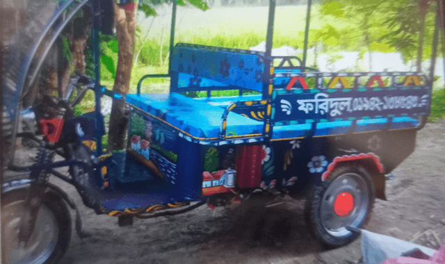 সলঙ্গায় দরিদ্র পিতা-পুত্রের দুটি অটোরিকশা চুরি