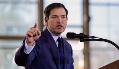 ইরানের নৌবাহিনী ধ্বংসের দাবি যুক্তরাষ্ট্রের, হরমুজ প্রণালী নিয়ে নতুন হুঁশিয়ারি