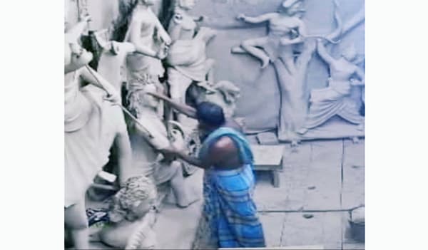 ঝিনাইদহে ভোররাতে দুর্গা প্রতিমা ভাঙচুর, মানসিক প্রতিবন্ধী আটক