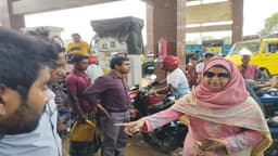 গোয়ালন্দে পাম্পে শৃঙ্খলা ফেরাতে ৮ চালককে জরিমানা