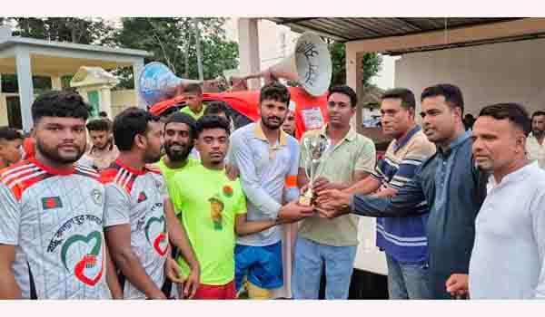 খাগড়াছড়িতে প্রীতি ফটুবল ম্যাচে জমজমাট উদ্দীপনা
