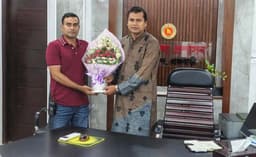 গোয়ালন্দে নবাগত ওসিকে ইউএনও'র ফুলেল শুভেচ্ছা 