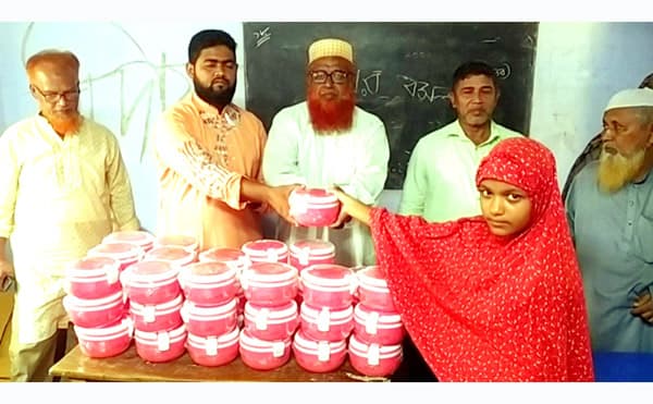 হিলিতে মাদ্রাসায় শিক্ষার্থীদের উপস্থিতি নিশ্চিত করতে ব্যতিক্রমি উদ্যোগ