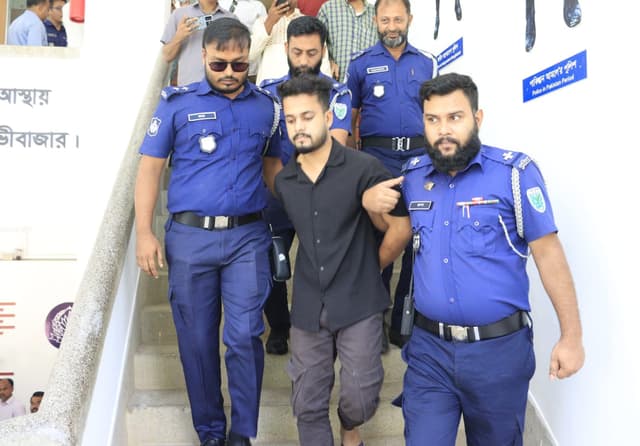 মৌলভীবাজারে হার্ডওয়্যার ব্যবসায়ী রুবেল হত্যাকাণ্ডের আসামি গ্রেপ্তার