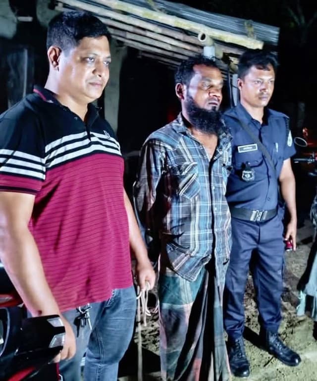 বীরগঞ্জে পারিবারিক কলহে রক্তাক্ত রাত, শ্বাশুড়িকে কুপিয়ে হত্যা করল জামাই