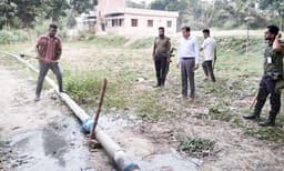 গোয়ালন্দে ইউএনও'র অভিযানে মাটিবাহী ট্রাক জব্দ ও ড্রেজিং পাইপ ধ্বংস