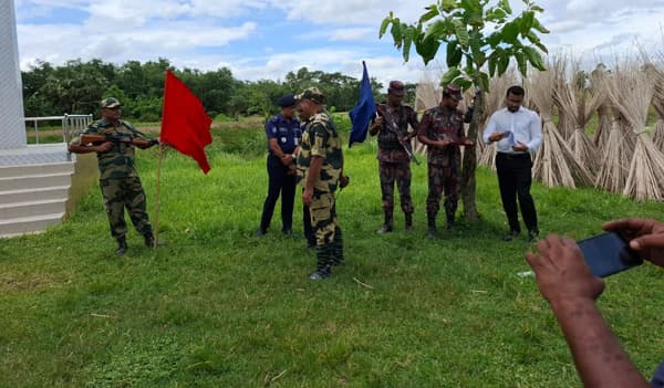 গাংনী সীমান্তে ৩৯ বাংলাদেশিকে ফেরত পাঠালো বিএসএফ