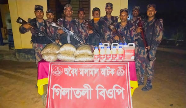 খাগড়াছড়ি সীমান্তে ২ লক্ষ টাকার বাংলাদেশী মালামাল আটক