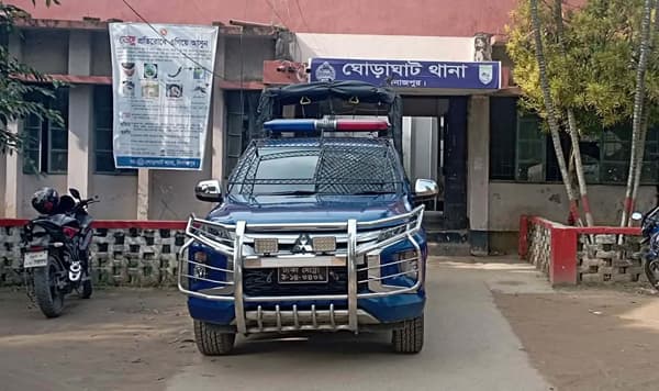 ঘোড়াঘাটে নিজ উঠানে বৃদ্ধের গলাকাটা মরদেহ উদ্ধার