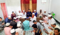 খালেদা জিয়ার ৮২ তম জন্মদিনে হিলিতে দোয়া ও খাবার বিতরণ